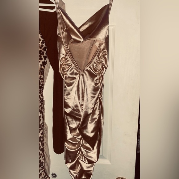 Better Be Womens Square Neck Sleeveless Cross Back Satin Dress Rose Gold Medium - Picture 9 of 12